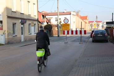 Zgodnie z zapowiedzią skrzyżowanie, na którym powstaje rondo, zostało zamknięte
